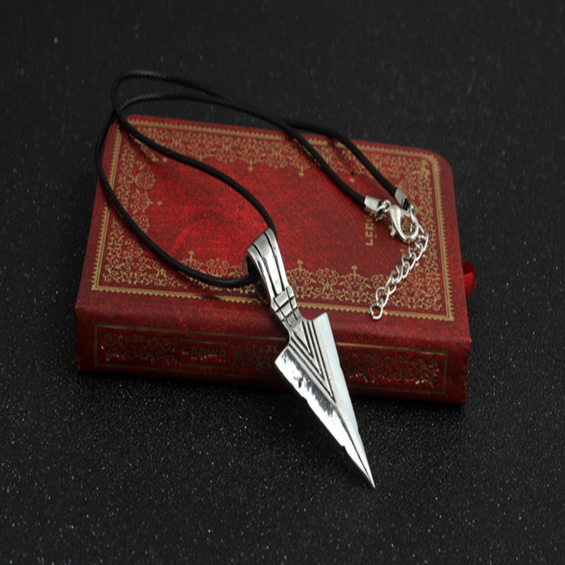 European And American Triangle Arrow Retro Necklace Men